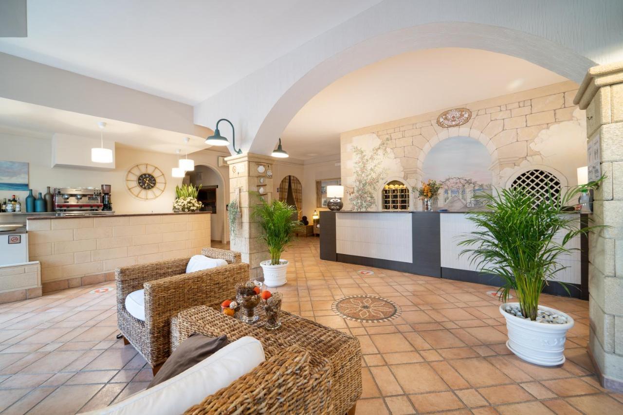 Hotel Costa D'Oro Торе Ово Екстериор снимка