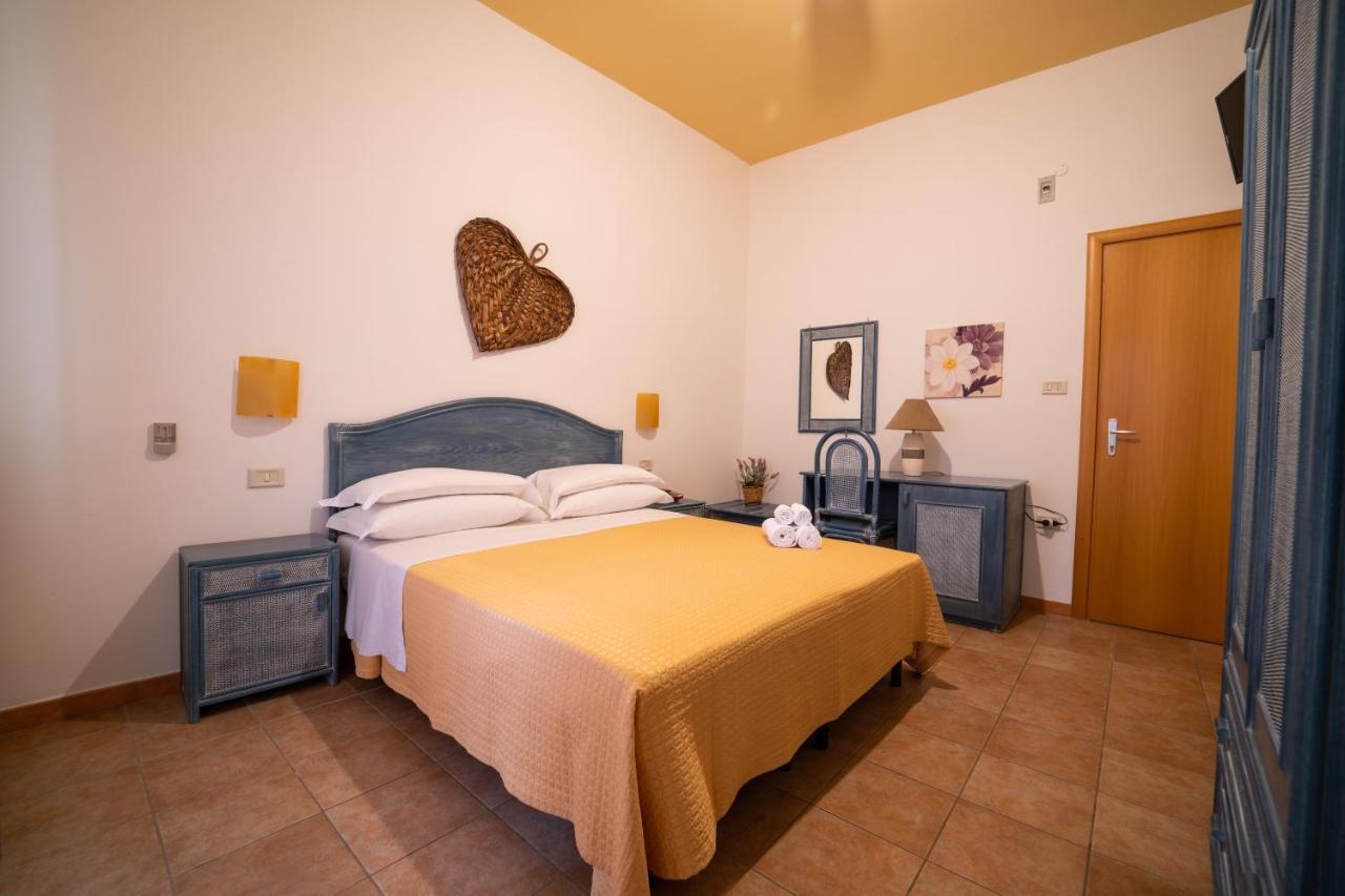 Hotel Costa D'Oro Торе Ово Екстериор снимка