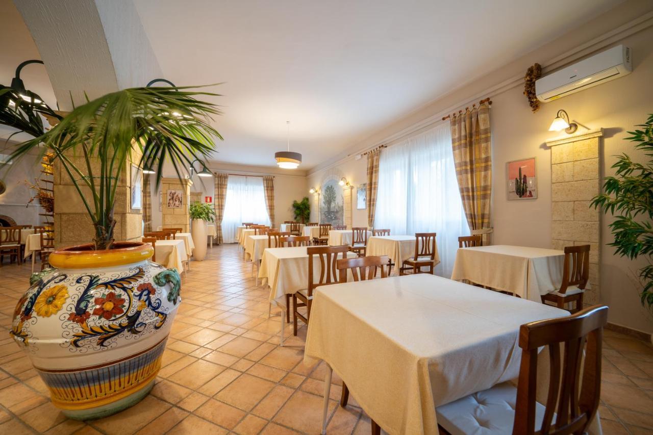 Hotel Costa D'Oro Торе Ово Екстериор снимка