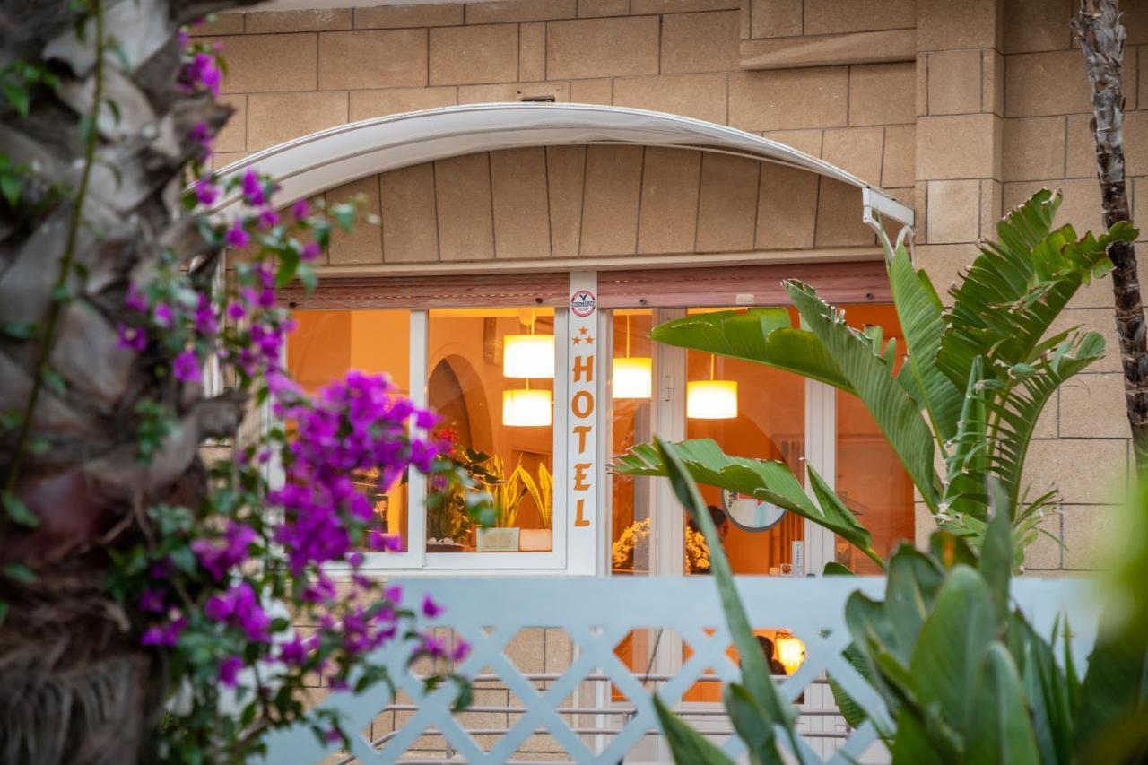 Hotel Costa D'Oro Торе Ово Екстериор снимка