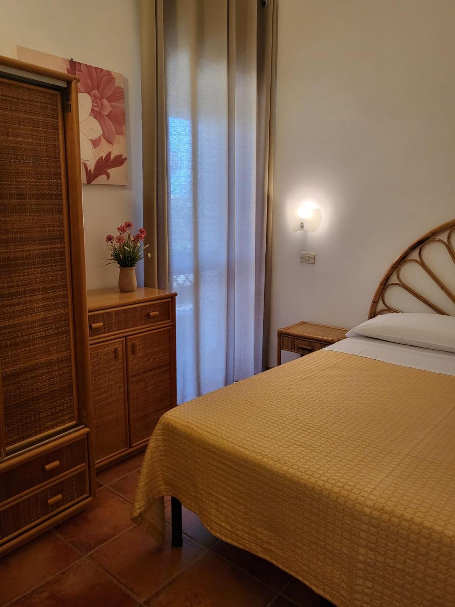 Hotel Costa D'Oro Торе Ово Екстериор снимка